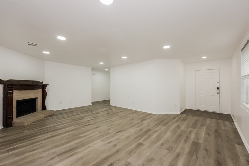 2,170/Mo, 1408 Krista Dr Burleson, TX 76028 Living Room View