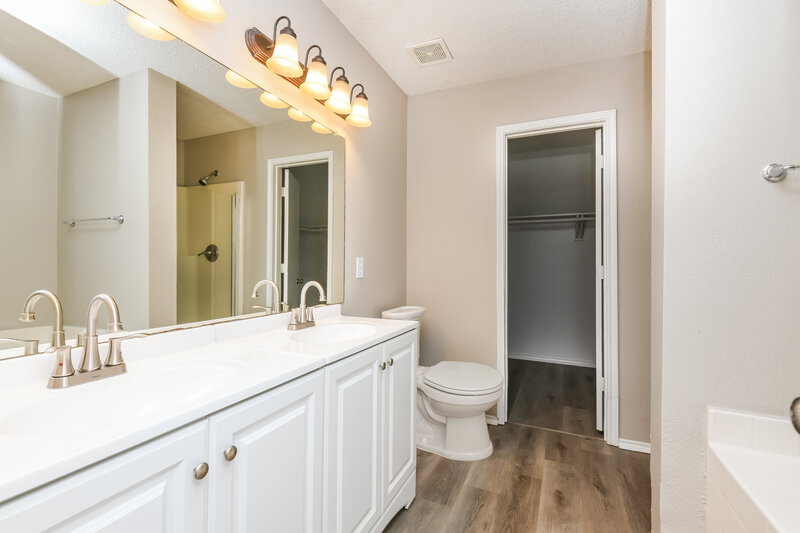 2,390/Mo, 4308 Meadowknoll Dr Fort Worth, TX 76123 Main Bathroom View