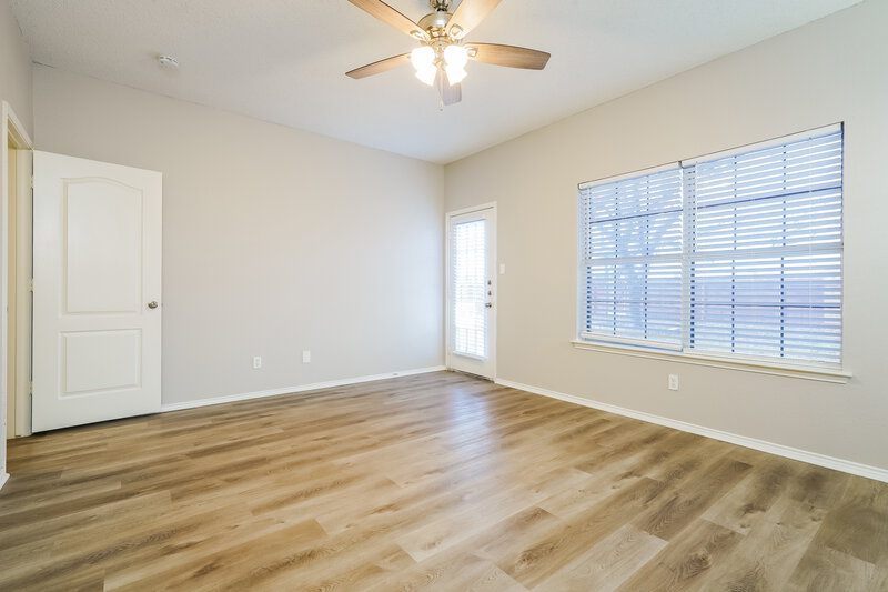 2,700/Mo, 5131 Garden Oaks Pl Grand Prairie, TX 75052 Main Bedroom View 2