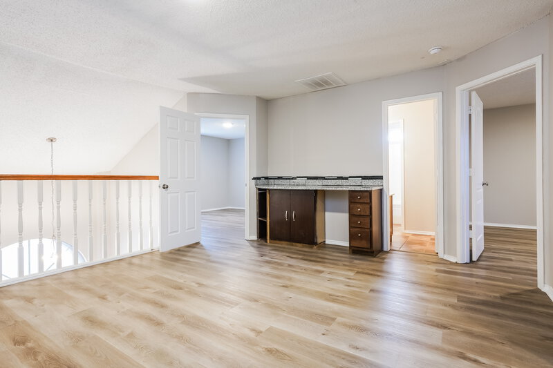 2,700/Mo, 5131 Garden Oaks Pl Grand Prairie, TX 75052 Loft View