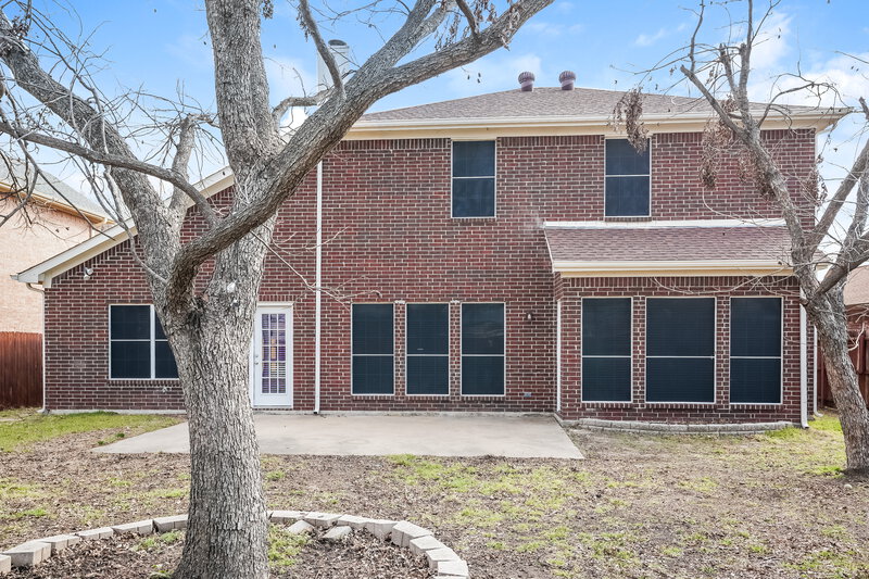 2,700/Mo, 5131 Garden Oaks Pl Grand Prairie, TX 75052 Rear View 2