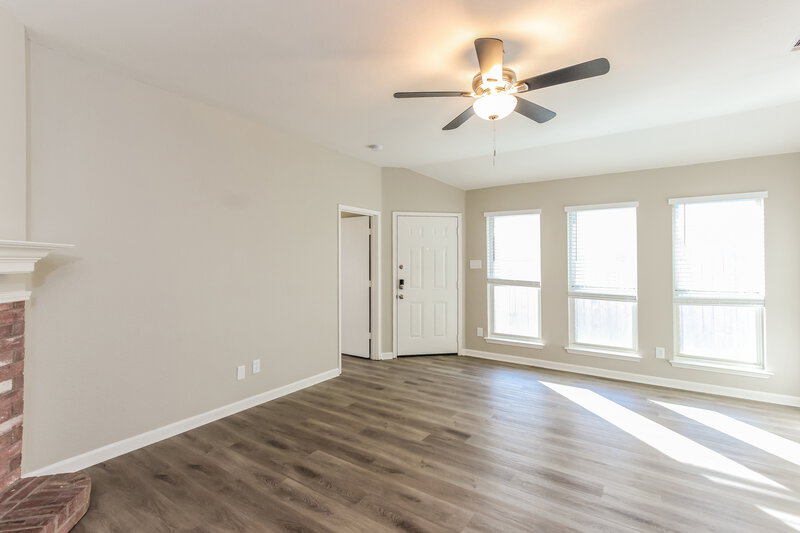 1,895/Mo, 1609 Kelly Ln Royse City, TX 75189 Living Room View 3