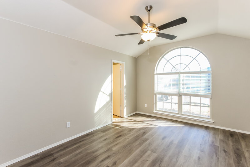 1,895/Mo, 1609 Kelly Ln Royse City, TX 75189 Main Bedroom View