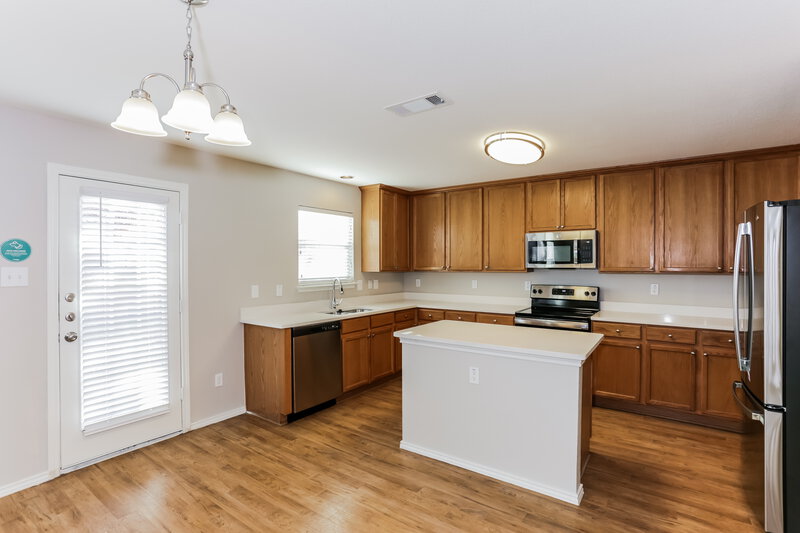 2,890/Mo, 7956 Meadow Spring Ln Fort Worth, TX 76120 Kitchen View