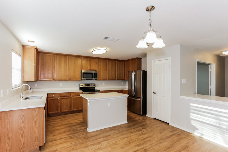 2,890/Mo, 7956 Meadow Spring Ln Fort Worth, TX 76120 Kitchen View 2