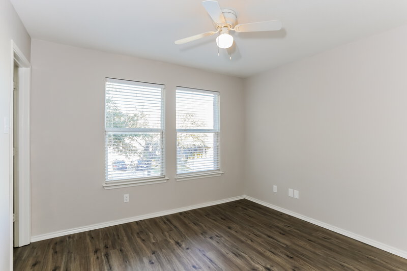 2,890/Mo, 7956 Meadow Spring Ln Fort Worth, TX 76120 Bedroom View 3