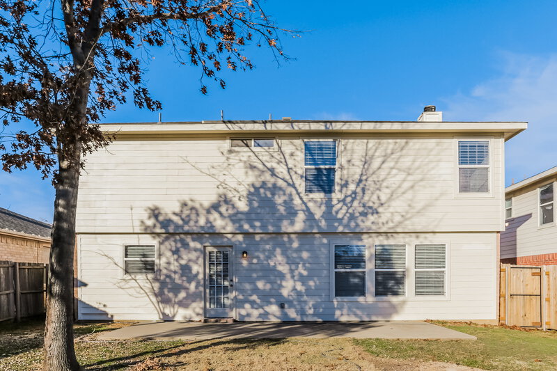 2,890/Mo, 7956 Meadow Spring Ln Fort Worth, TX 76120 Rear View