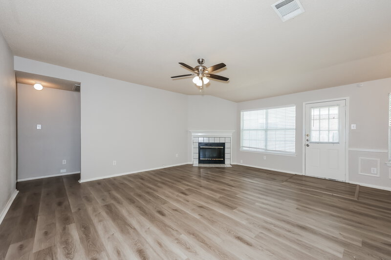 1,915/Mo, 1704 Spicewood Trl Fort Worth, TX 76134 Living Room View 2