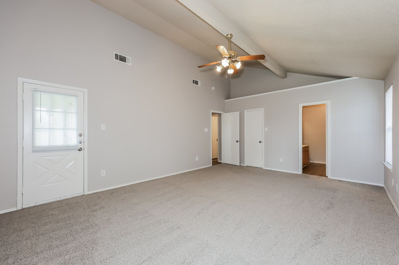 1,915/Mo, 1704 Spicewood Trl Fort Worth, TX 76134 Main Bedroom View 2