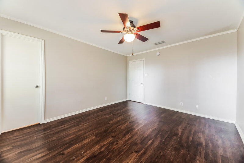 2,010/Mo, 2115 Lattimore St Denton, TX 76209 Main Bedroom View 2
