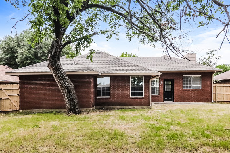 2,010/Mo, 2115 Lattimore St Denton, TX 76209 Rear View