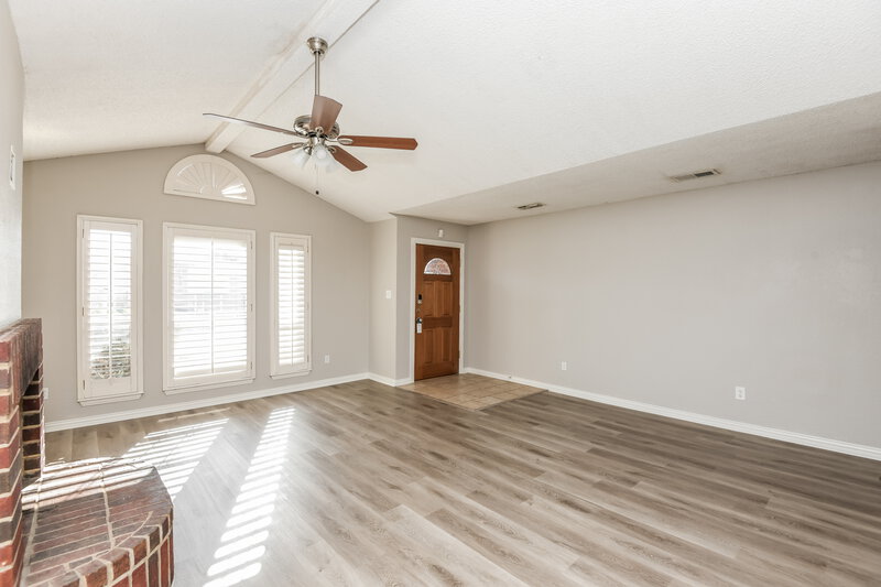 1,850/Mo, 4079 Tulip Tree Dr Fort Worth, TX 76137 Living Room View