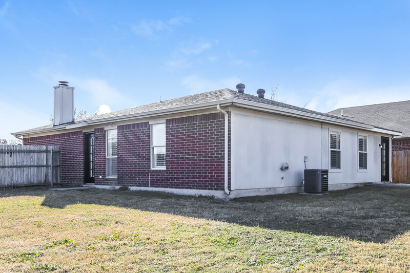 1,850/Mo, 4079 Tulip Tree Dr Fort Worth, TX 76137 Rear View