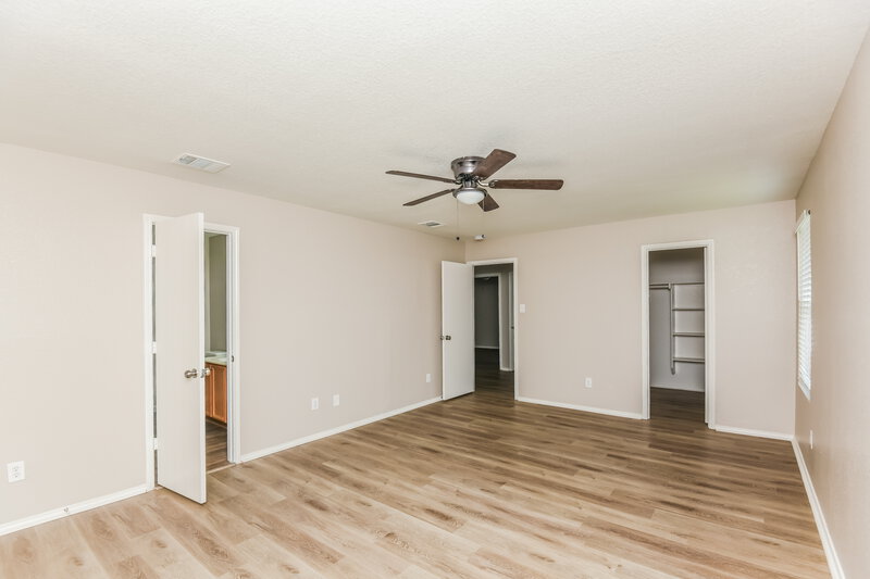 2,300/Mo, 4936 Water Ridge Ln Fort Worth, TX 76179 Main Bedroom View