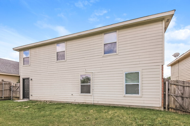 2,300/Mo, 4936 Water Ridge Ln Fort Worth, TX 76179 Rear View