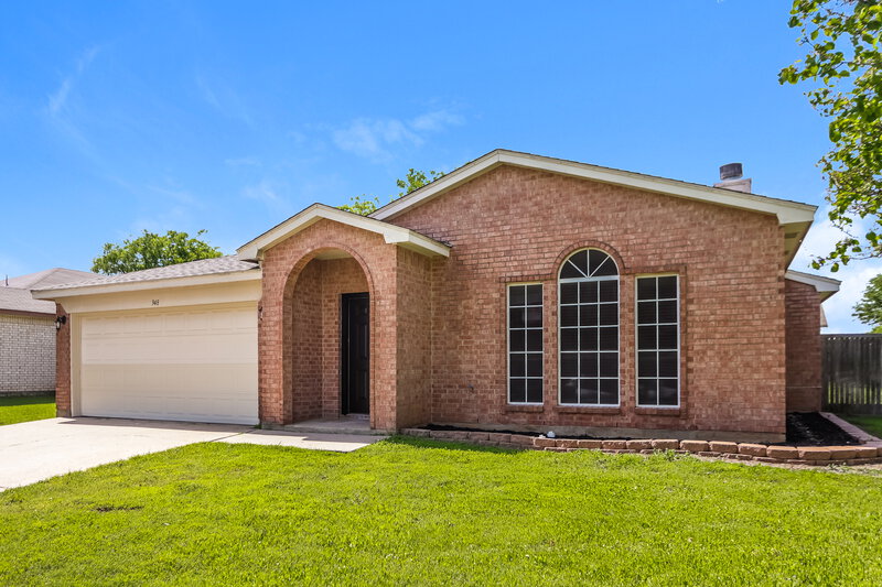 2,095/Mo, 948 Fenway Ln Saginaw, TX 76179 Front View