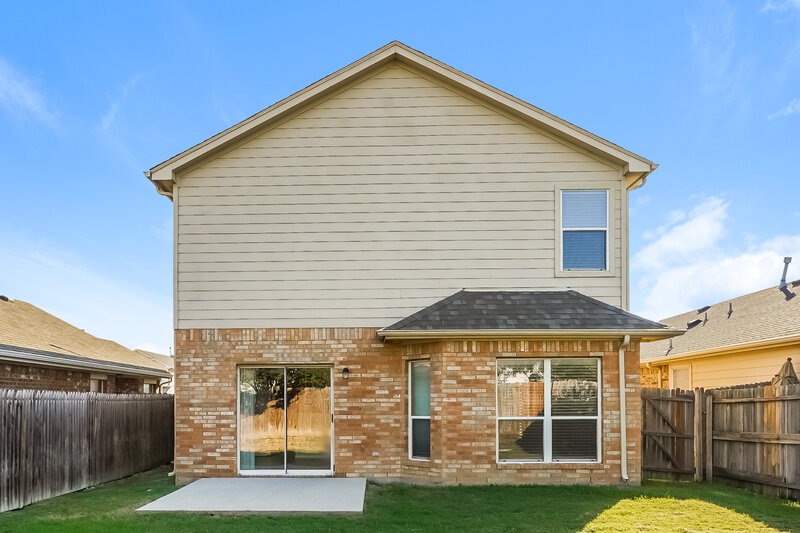 2,030/Mo, 6529 Regina Dr Fort Worth, TX 76131 Rear View