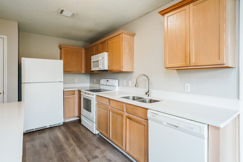 2,095/Mo, 6901 Baybridge Dr Arlington, TX 76002 Kitchen View