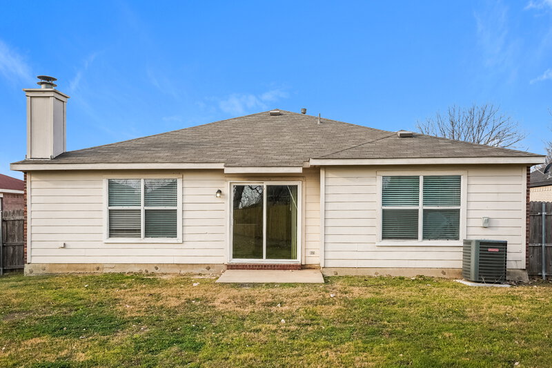 2,095/Mo, 6901 Baybridge Dr Arlington, TX 76002 Rear View