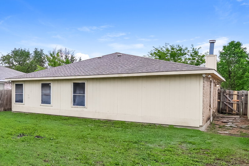 1,945/Mo, 4074 Tulip Tree Dr Fort Worth, TX 76137 Rear View