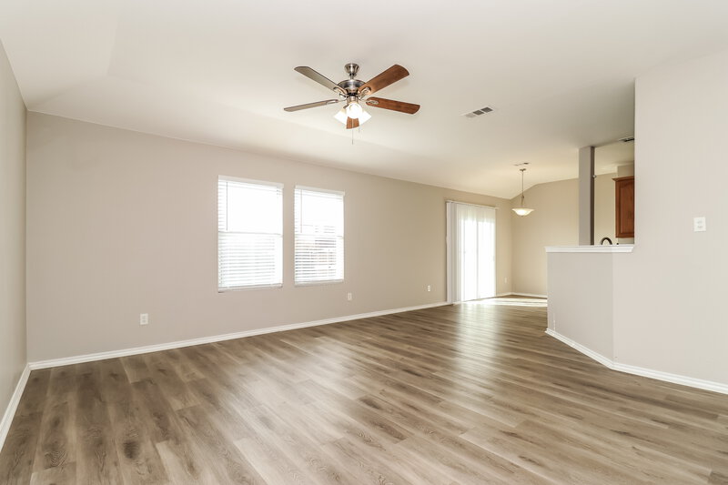 2,620/Mo, 740 Mulberry Ct Red Oak, TX 75154 Living Room View 2