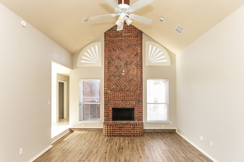 2,250/Mo, 2229 Austin Dr Mesquite, TX 75181 Living Room View 4