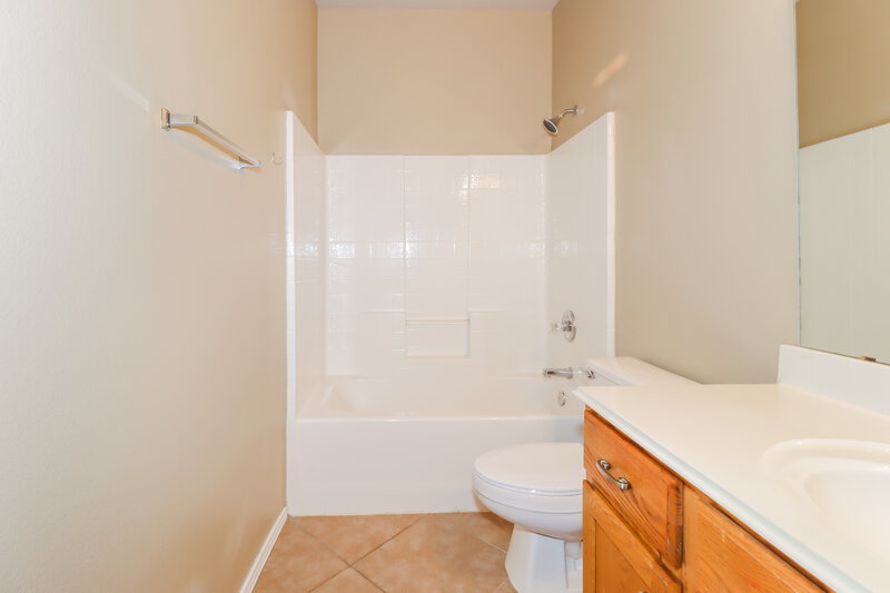 2,320/Mo, 3111 Palos Verdes Dr Corinth, TX 76210 Bathroom View