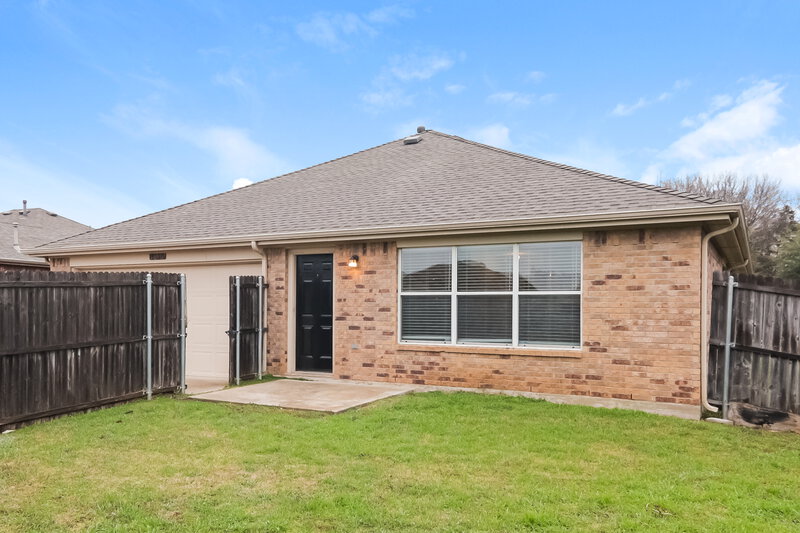 2,125/Mo, 1250 Alhambra Dr Lancaster, TX 75146 Rear View