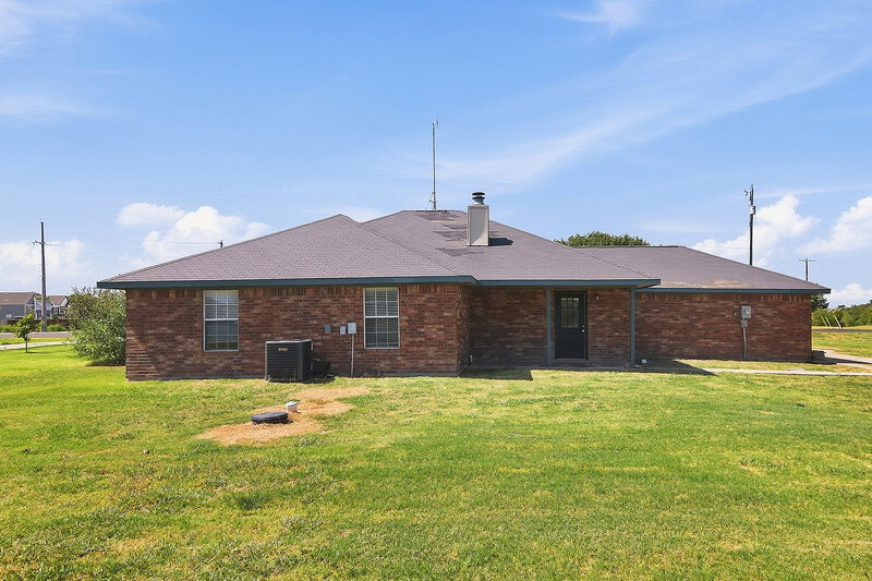 1,645/Mo, 7259 Fm 982 Princeton, TX 75407 Backyard View