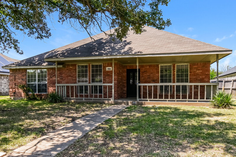 2,415/Mo, 7921 Wayne Way Rowlett, TX 75088 Front View
