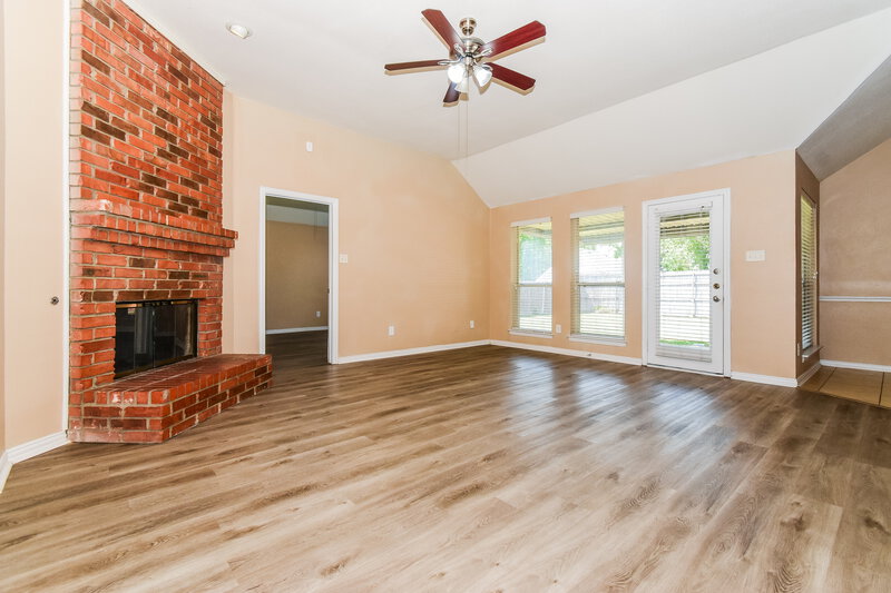 2,415/Mo, 7921 Wayne Way Rowlett, TX 75088 Living Room View