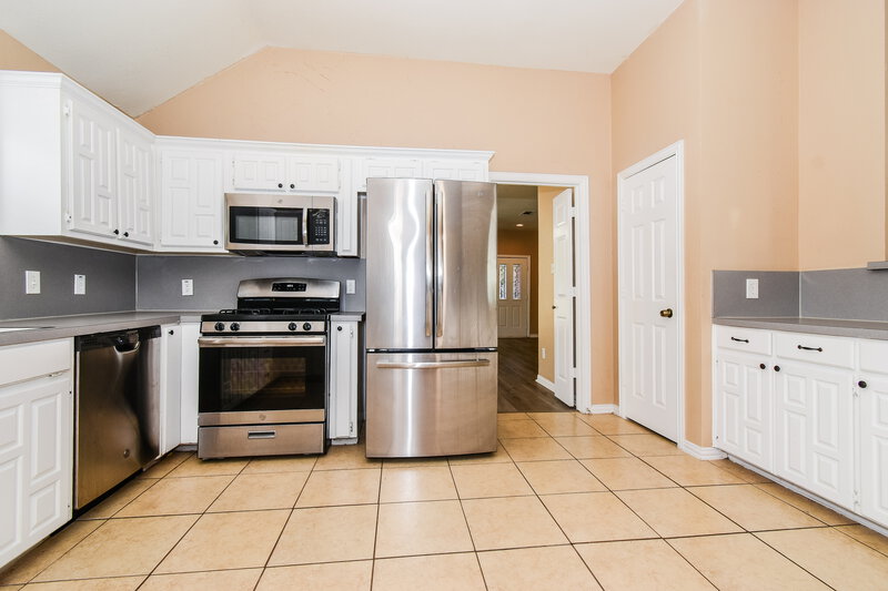 2,415/Mo, 7921 Wayne Way Rowlett, TX 75088 Kitchen View 2