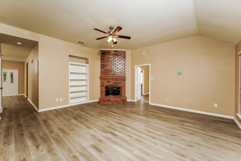 2,610/Mo, 7921 Wayne Way Rowlett, TX 75088 Family Room View