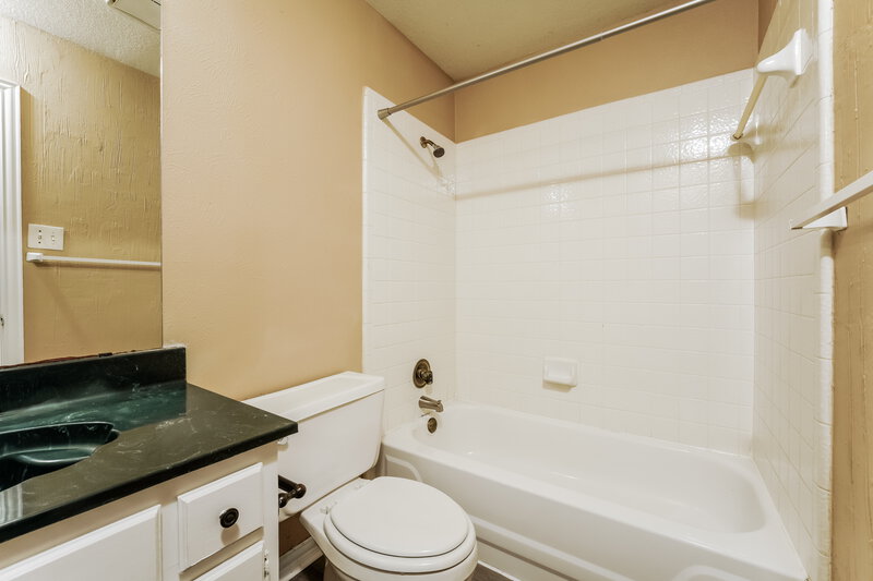 2,610/Mo, 7921 Wayne Way Rowlett, TX 75088 Bathroom View