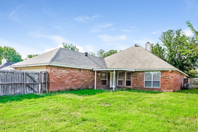 2,610/Mo, 7921 Wayne Way Rowlett, TX 75088 Rear View