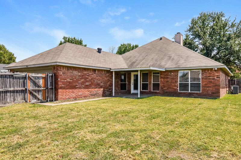 2,415/Mo, 7921 Wayne Way Rowlett, TX 75088 Rear View