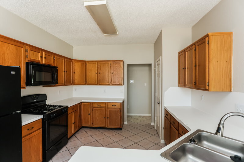 2,675/Mo, 7413 Harbor Dr Rowlett, TX 75088 Kitchen View
