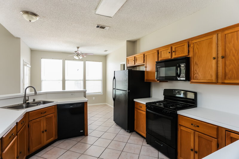 2,675/Mo, 7413 Harbor Dr Rowlett, TX 75088 Kitchen View 2