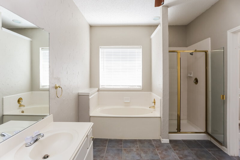 2,675/Mo, 7413 Harbor Dr Rowlett, TX 75088 Main Bathroom View