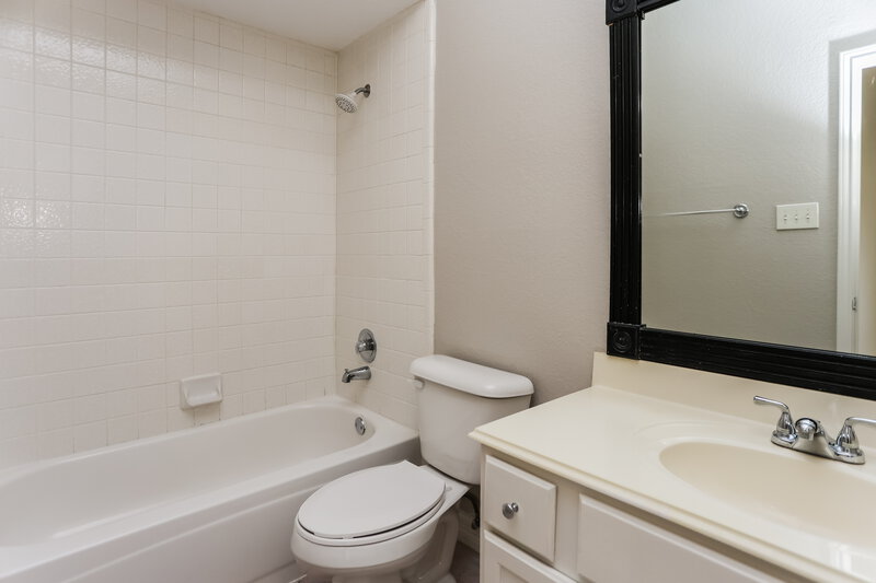2,675/Mo, 7413 Harbor Dr Rowlett, TX 75088 Bathroom View