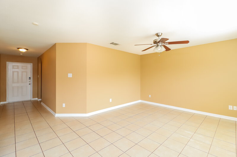 1,865/Mo, 10009 Quail Glen Dr Fort Worth, TX 76140 Living Room View 2