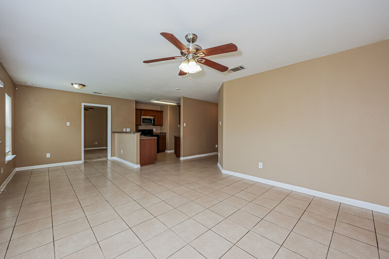 1,810/Mo, 10009 Quail Glen Dr Fort Worth, TX 76140 Living Room View 2