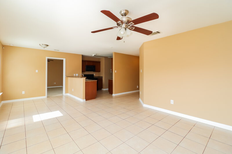 1,865/Mo, 10009 Quail Glen Dr Fort Worth, TX 76140 Living Room View 3