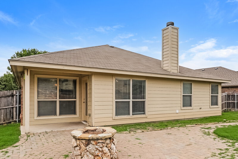 2,135/Mo, 1352 Barrel Run Haslet, TX 76052 Rear View