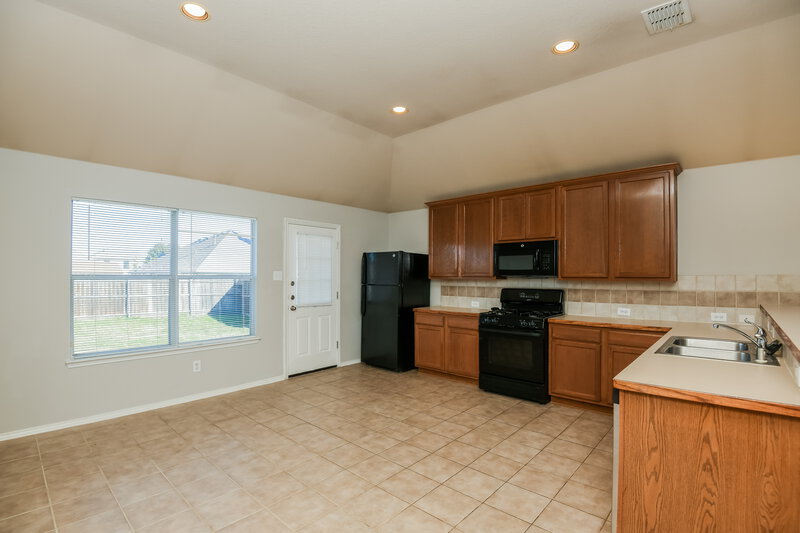 1,870/Mo, 14044 Tanglebrush Trl Haslet, TX 76052 Kitchen View