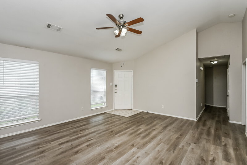 1,830/Mo, 1108 Boxwood Dr Crowley, TX 76036 Living Room View