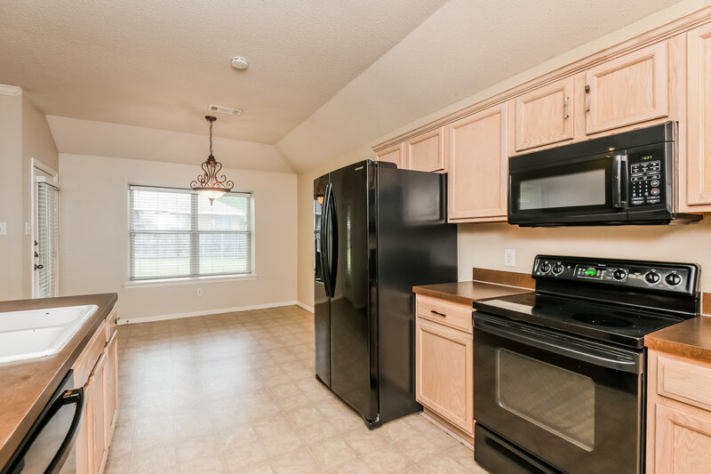 2,180/Mo, 8509 Saffron Dr Fort Worth, TX 76123 Kitchen View 2
