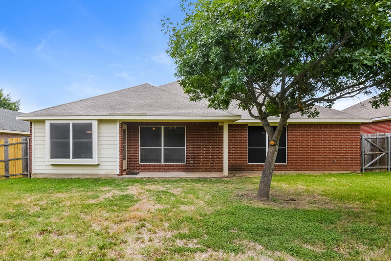 2,180/Mo, 8509 Saffron Dr Fort Worth, TX 76123 Rear View