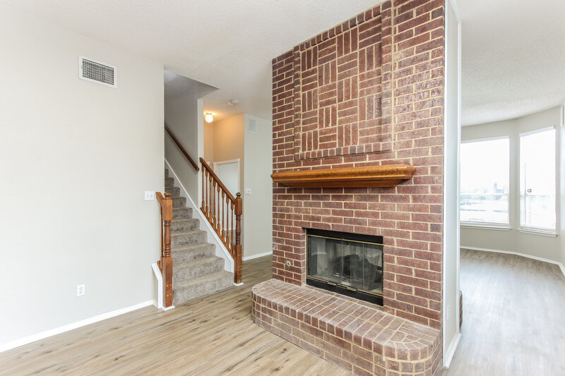 2,830/Mo, 1412 Clearview Dr Mesquite, TX 75181 Living Room View