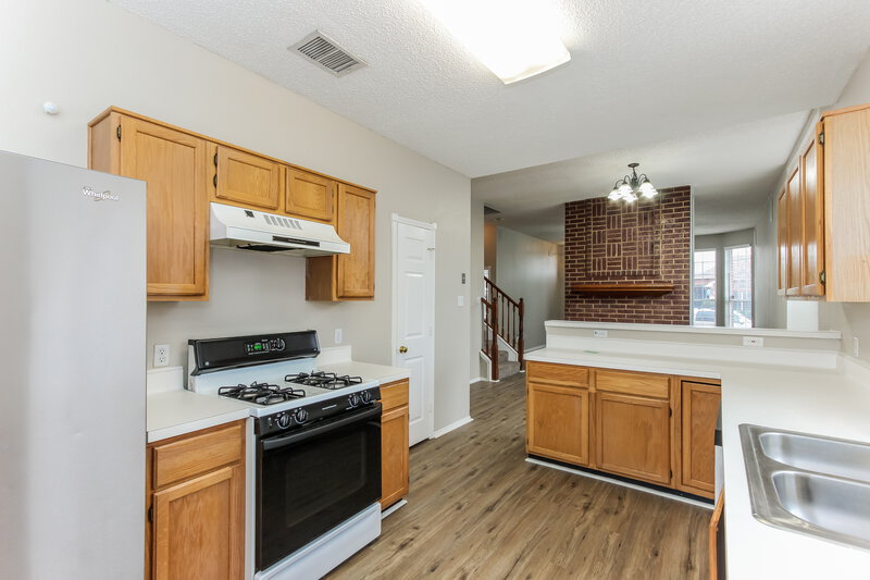 2,830/Mo, 1412 Clearview Dr Mesquite, TX 75181 Kitchen View 2